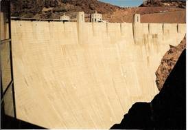 C:\Users\shaun\Documents\memory stick\New folder\New America\web America photos 1\The Hoover Dam - 70 storeys high..jpg